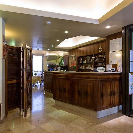 Hotel Alla Giustizia เมสเตร ภายนอก รูปภาพ