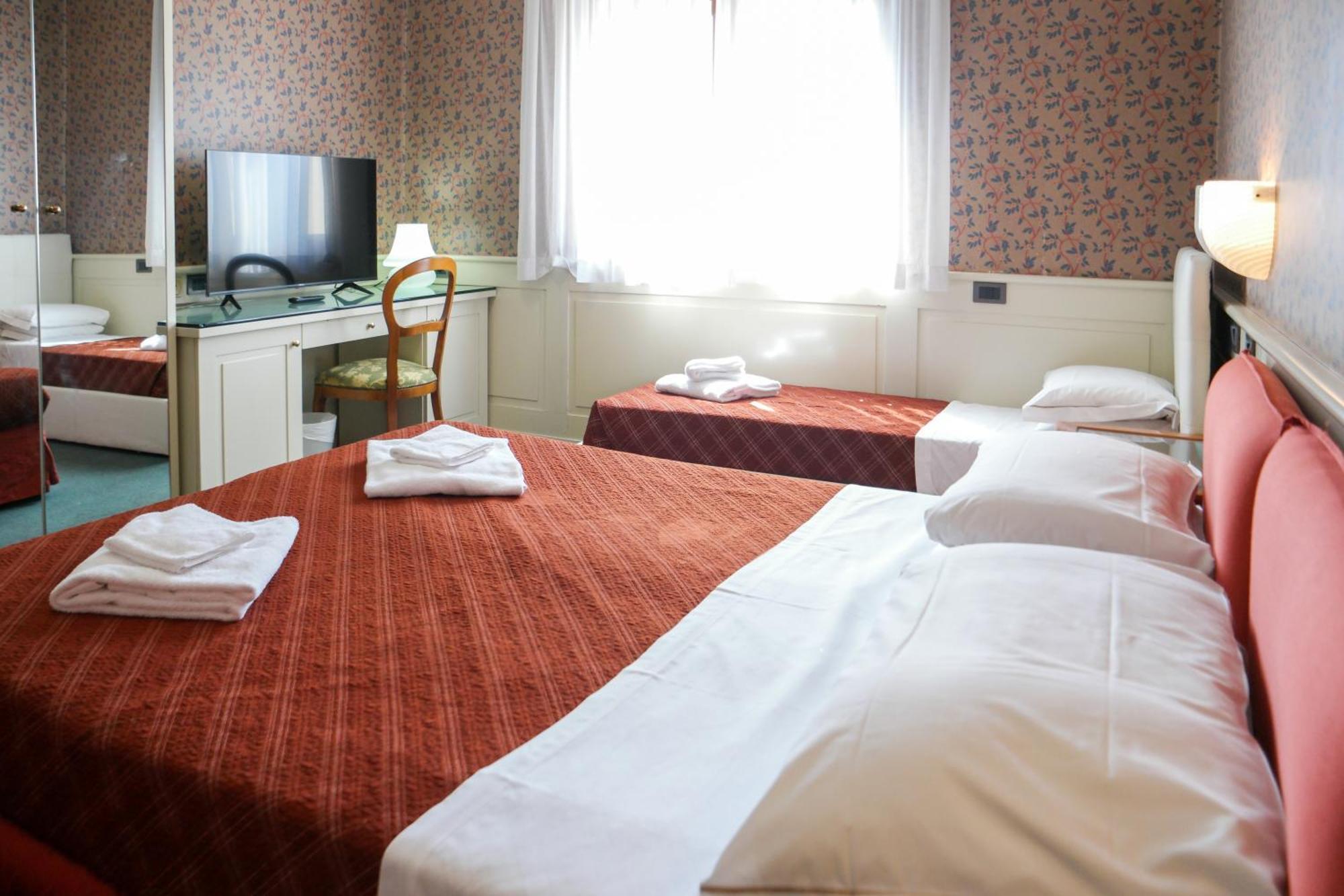 Hotel Alla Giustizia เมสเตร ภายนอก รูปภาพ