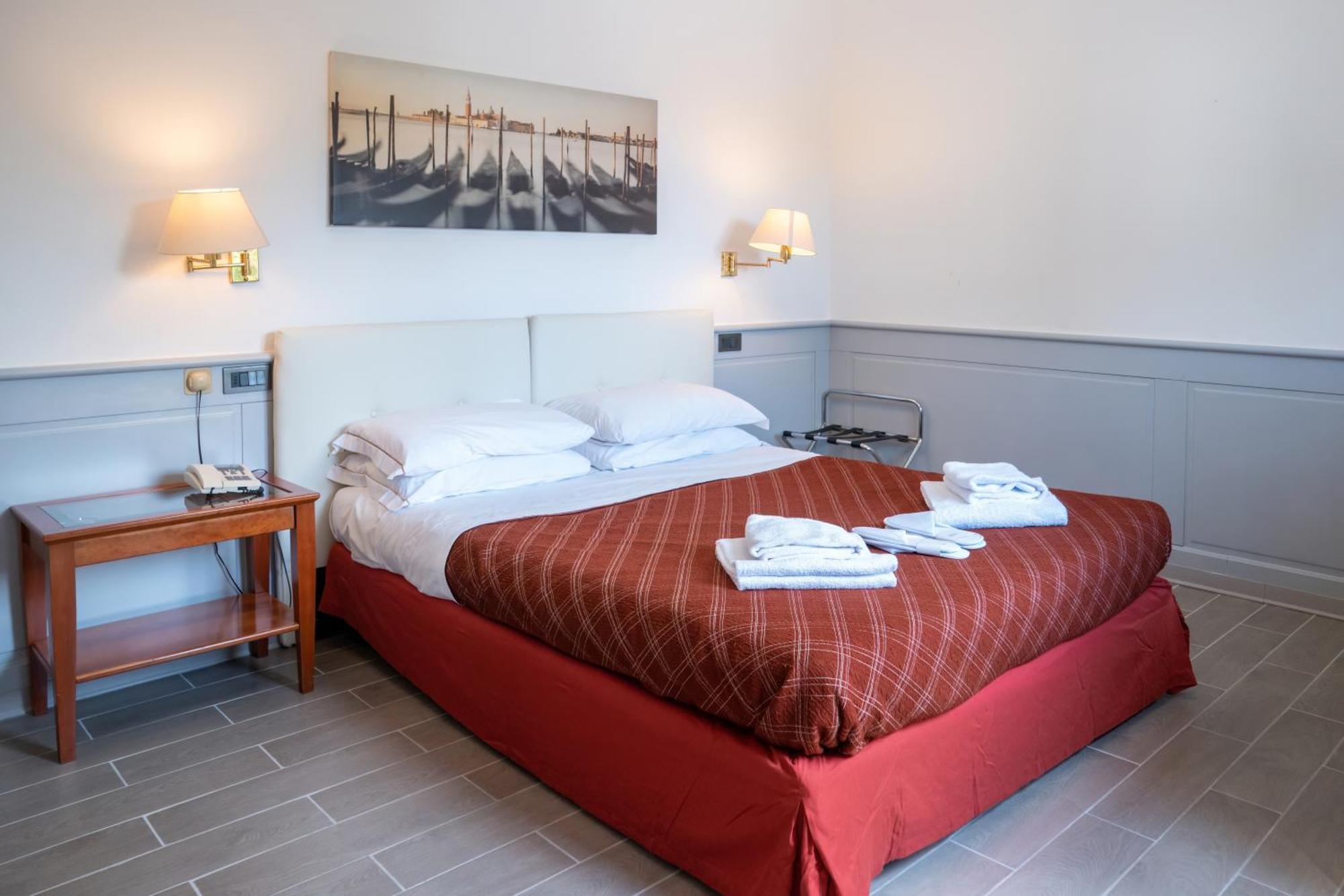 Hotel Alla Giustizia เมสเตร ภายนอก รูปภาพ