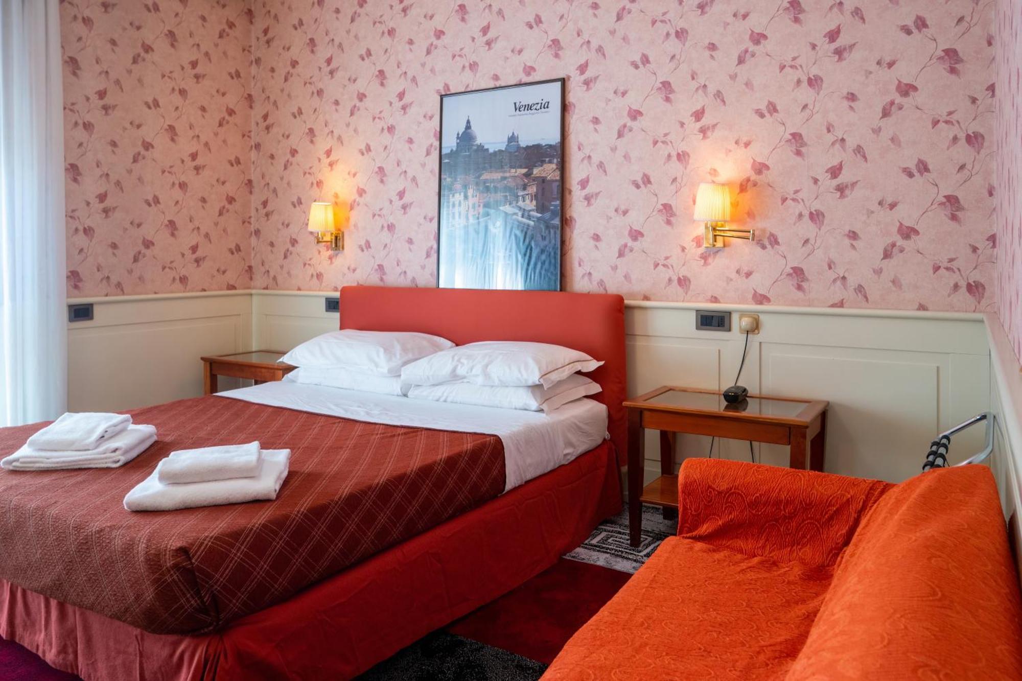 Hotel Alla Giustizia เมสเตร ภายนอก รูปภาพ