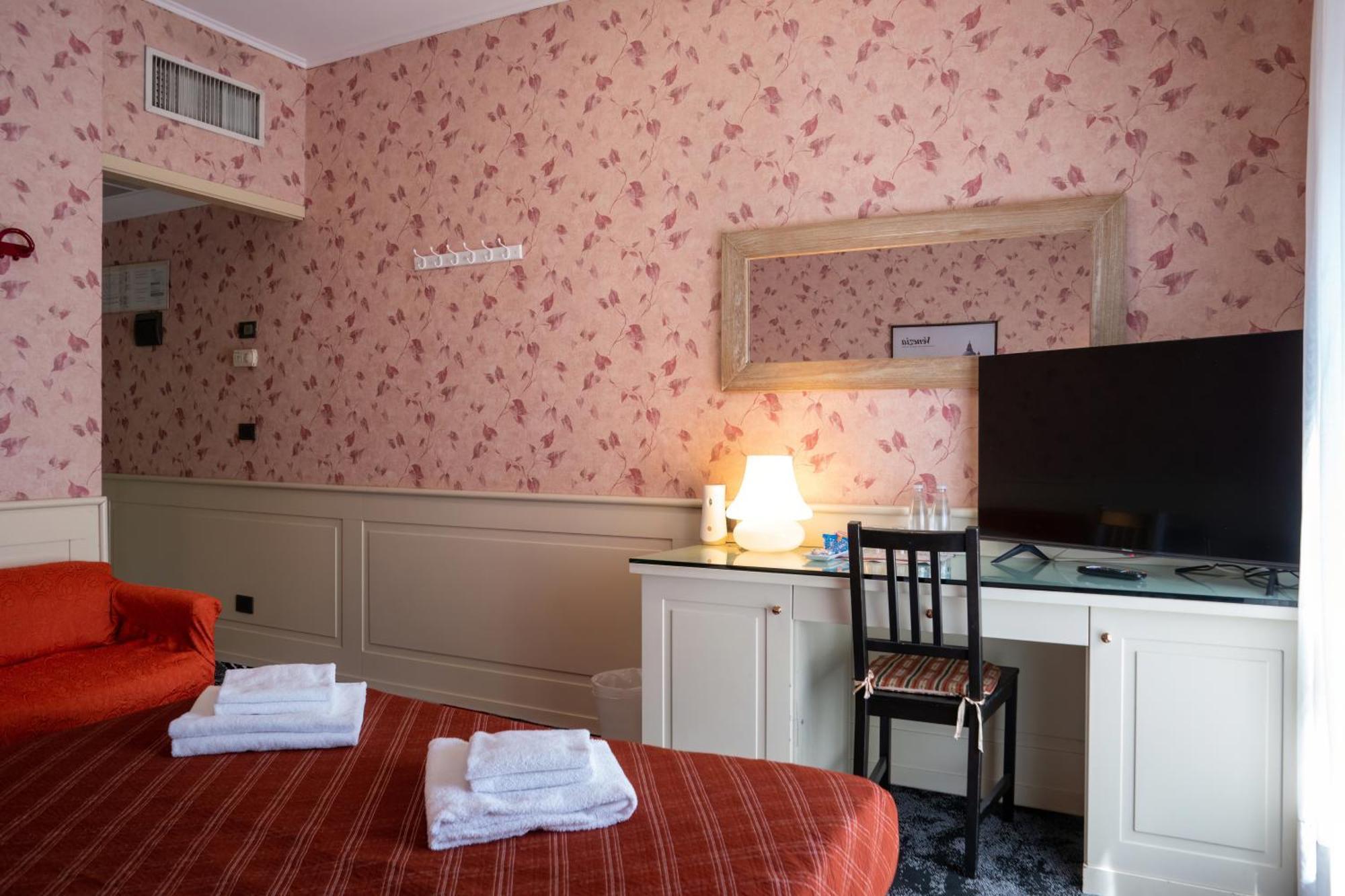 Hotel Alla Giustizia เมสเตร ภายนอก รูปภาพ