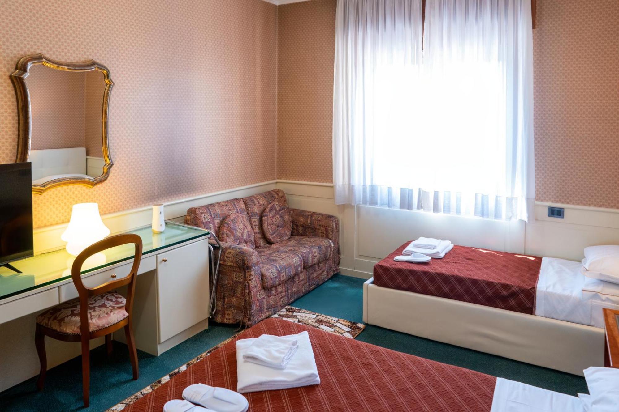 Hotel Alla Giustizia เมสเตร ภายนอก รูปภาพ