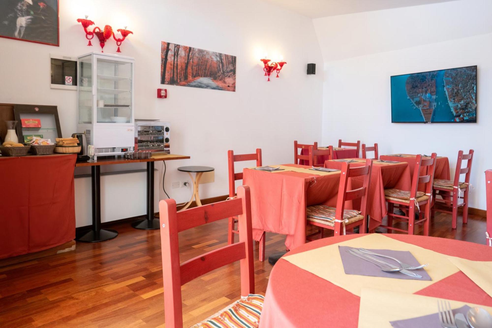 Hotel Alla Giustizia เมสเตร ภายนอก รูปภาพ