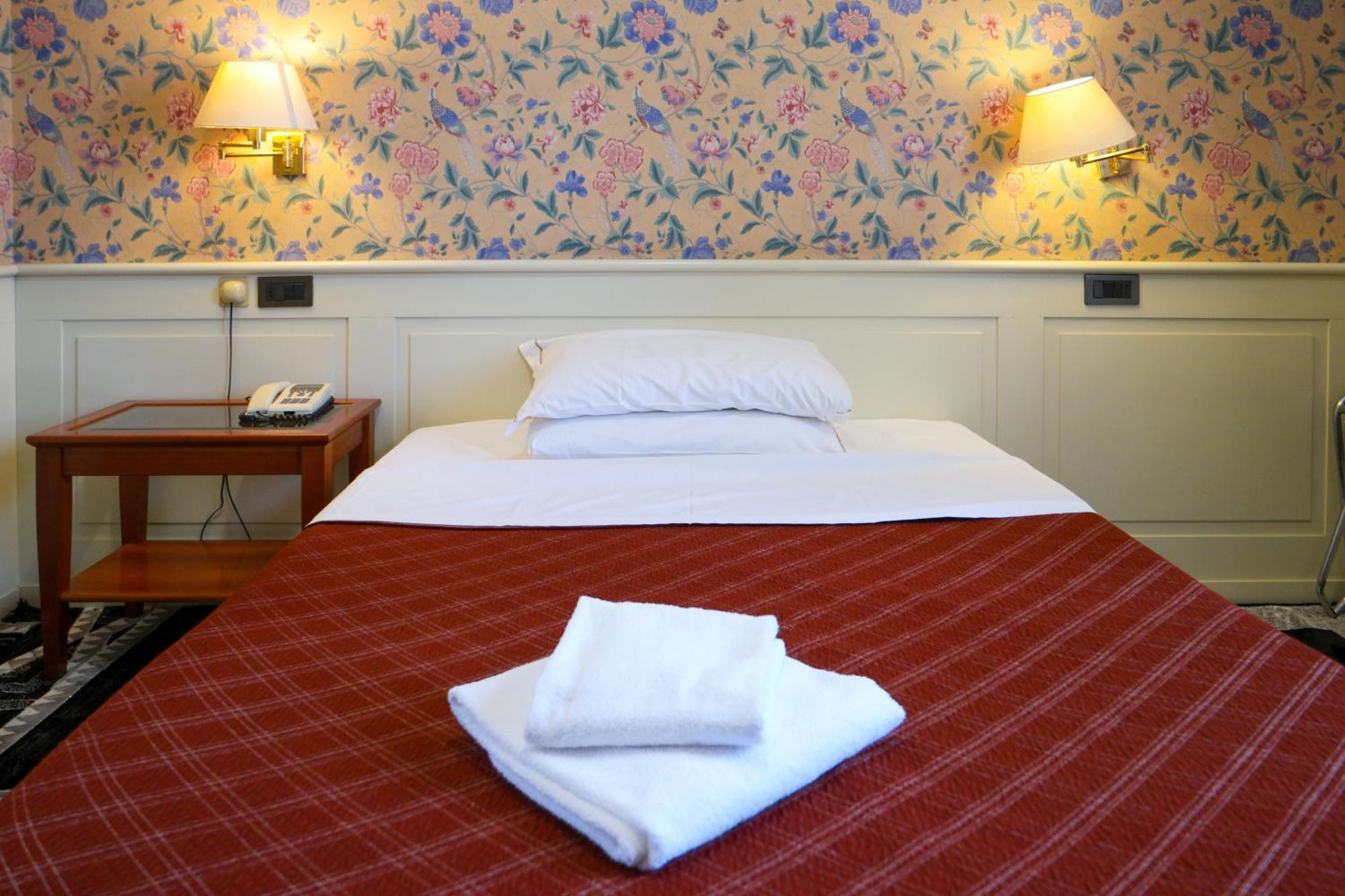 Hotel Alla Giustizia เมสเตร ภายนอก รูปภาพ