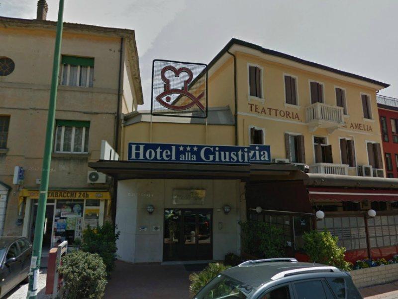 Hotel Alla Giustizia เมสเตร ภายนอก รูปภาพ