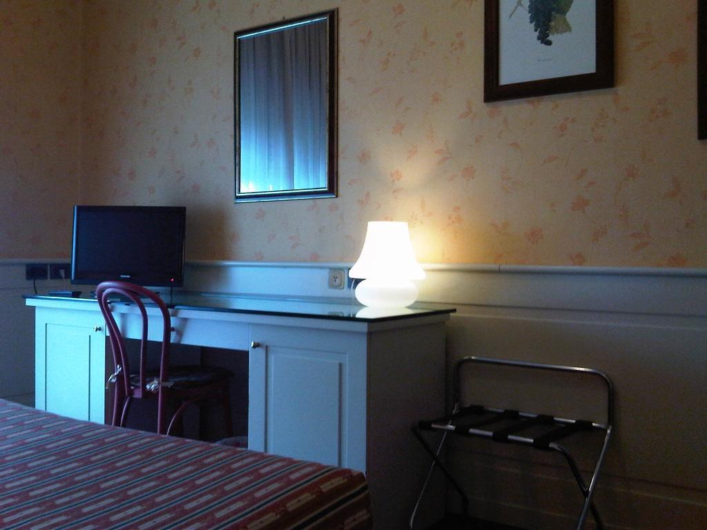 Hotel Alla Giustizia เมสเตร ภายนอก รูปภาพ